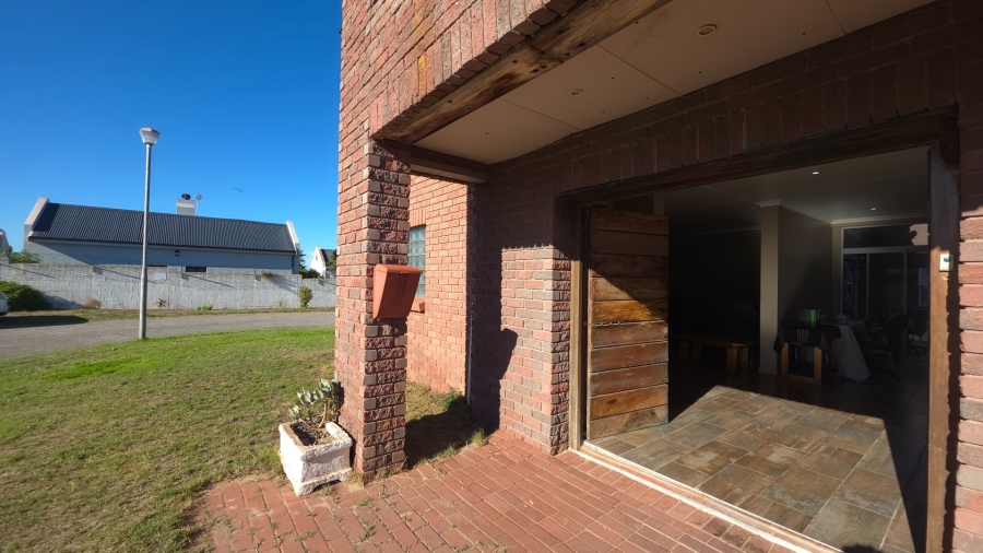 6 Bedroom Property for Sale in Bluewater Bay Western Cape